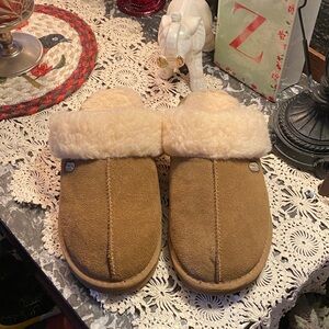 PAWZ Tan and Cream Shearling Slippers